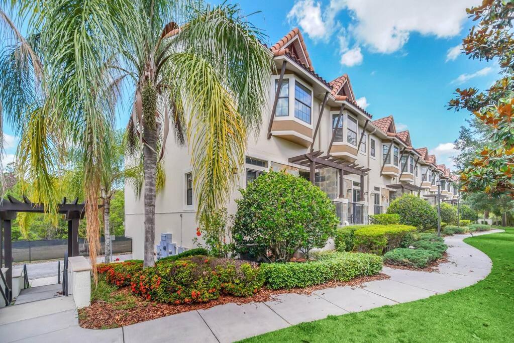 Cozy & Elegant 4Br Enchanted Townhouse - 1 Mile To Disney With Resort Pool, Gym, & Jacuzzi Орландо Екстер'єр фото