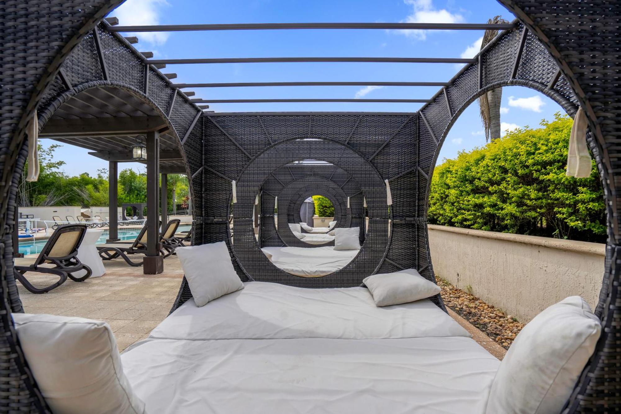Cozy & Elegant 4Br Enchanted Townhouse - 1 Mile To Disney With Resort Pool, Gym, & Jacuzzi Орландо Екстер'єр фото