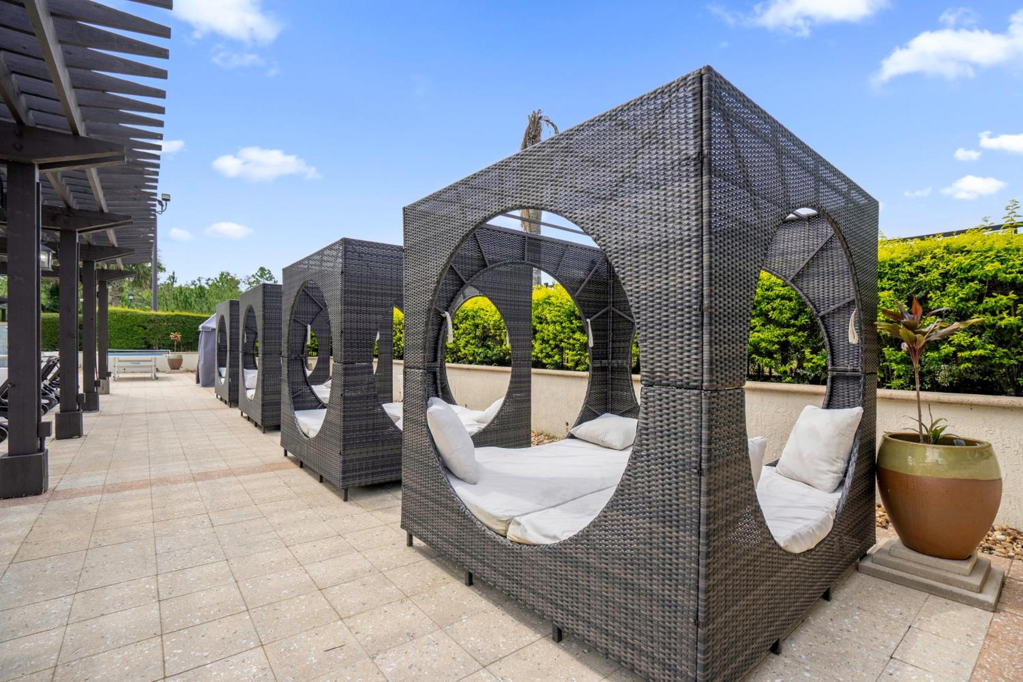 Cozy & Elegant 4Br Enchanted Townhouse - 1 Mile To Disney With Resort Pool, Gym, & Jacuzzi Орландо Екстер'єр фото
