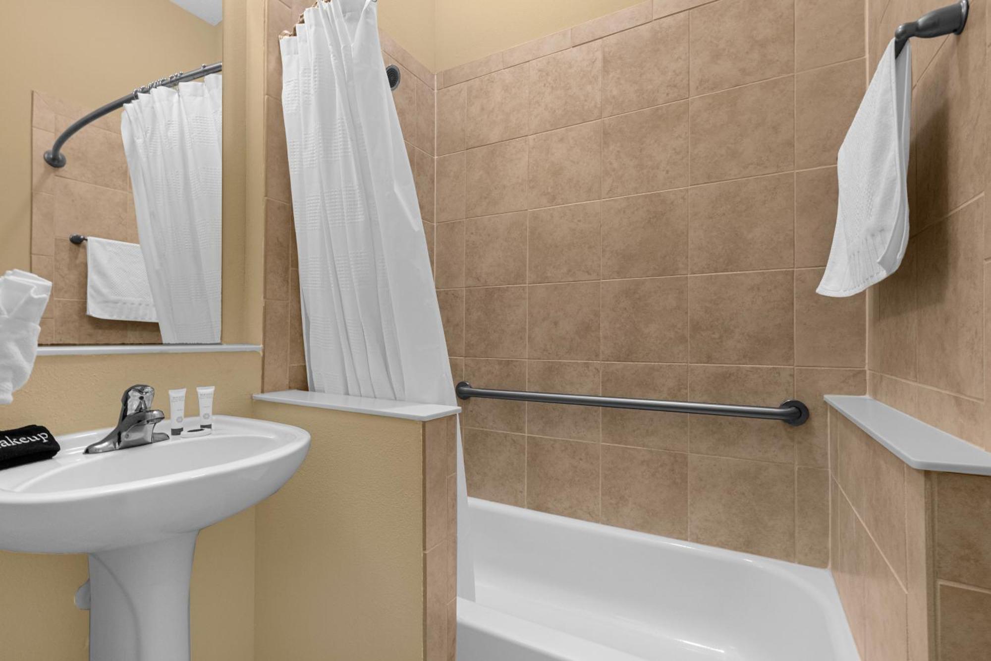 Cozy & Elegant 4Br Enchanted Townhouse - 1 Mile To Disney With Resort Pool, Gym, & Jacuzzi Орландо Екстер'єр фото