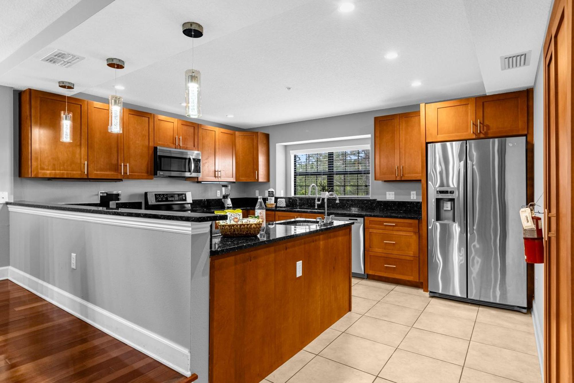 Cozy & Elegant 4Br Enchanted Townhouse - 1 Mile To Disney With Resort Pool, Gym, & Jacuzzi Орландо Екстер'єр фото