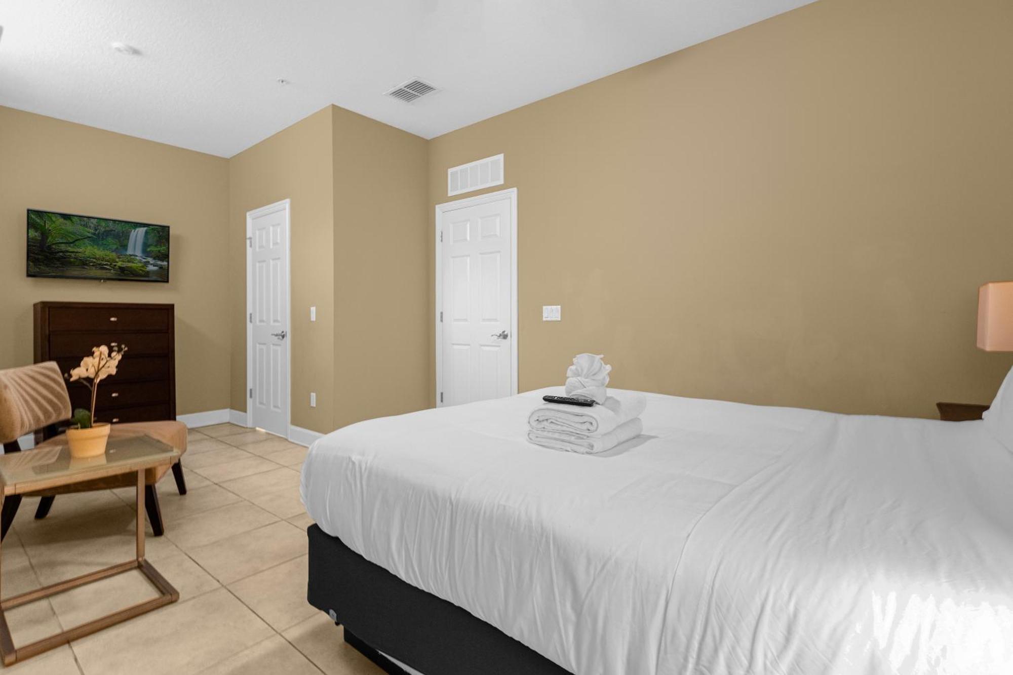 Cozy & Elegant 4Br Enchanted Townhouse - 1 Mile To Disney With Resort Pool, Gym, & Jacuzzi Орландо Екстер'єр фото