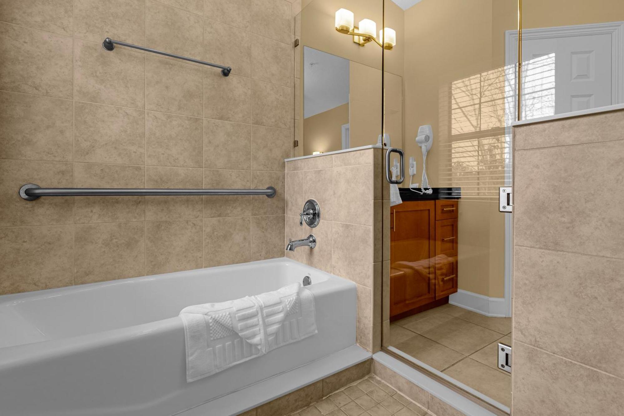 Cozy & Elegant 4Br Enchanted Townhouse - 1 Mile To Disney With Resort Pool, Gym, & Jacuzzi Орландо Екстер'єр фото