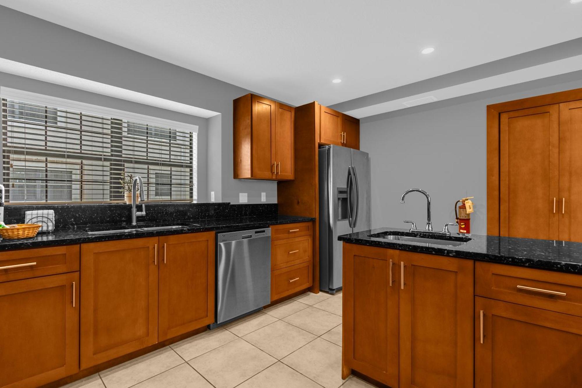 Cozy & Elegant 4Br Enchanted Townhouse - 1 Mile To Disney With Resort Pool, Gym, & Jacuzzi Орландо Екстер'єр фото